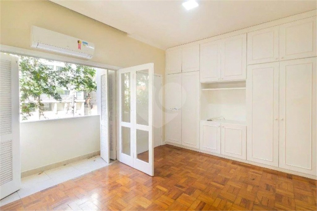 Apartamento à venda com 4 quartos, sendo 1 suíte, em Jardim Paulista, São Paulo, SP