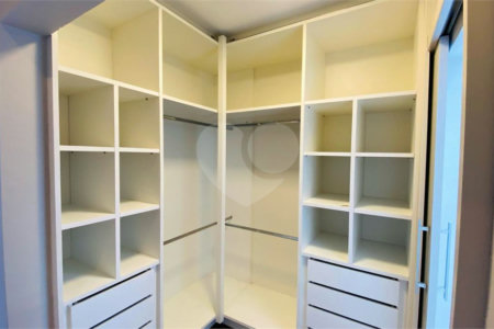 Casa à venda com 3 suítes no condomínio Euroville II, Bragança Paulista - SP