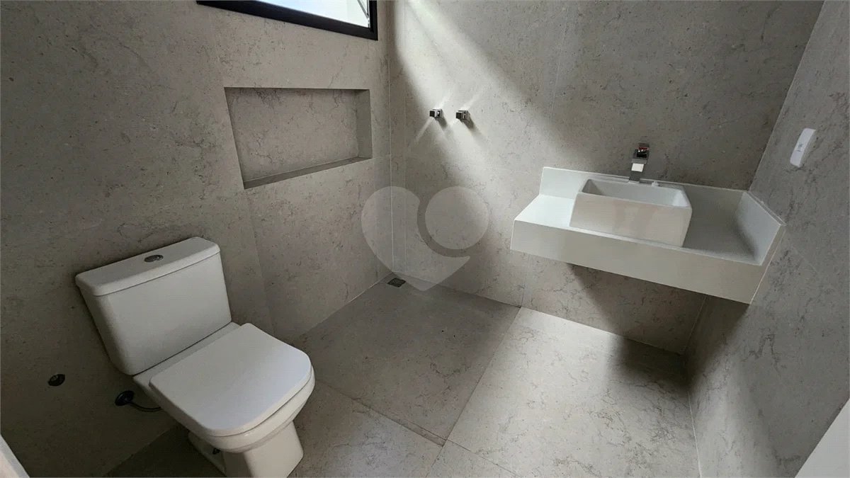Casa Térrea Recém-Construída à Venda no Condomínio Portal do Bosque – Louveira/SP