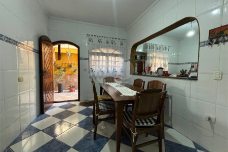 Casa à venda com 3 quartos, sendo 1 suíte, em Vila Galvão, Guarulhos, SP