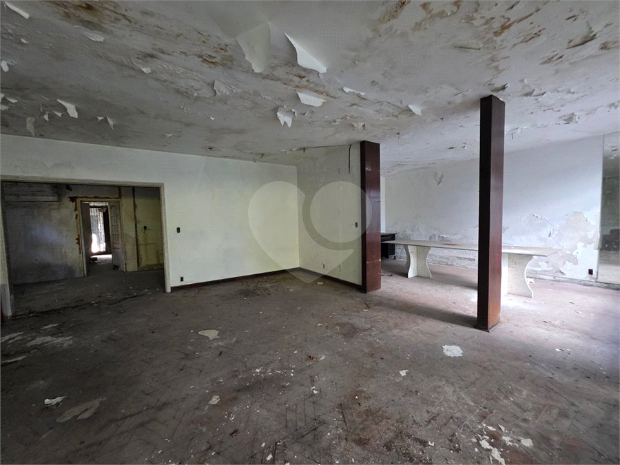 Casa à venda com 4 quartos, sendo 1 suíte, em Indianópolis, São Paulo, SP