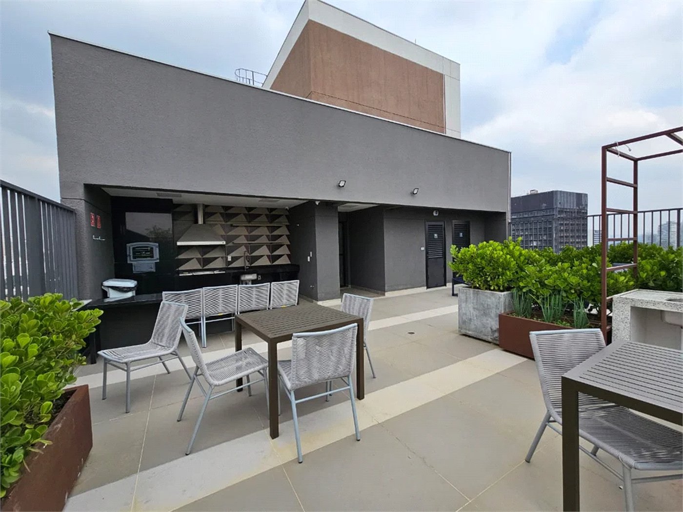 Apartamento à venda ou para alugar com 1 quarto em Pinheiros, São Paulo, SP