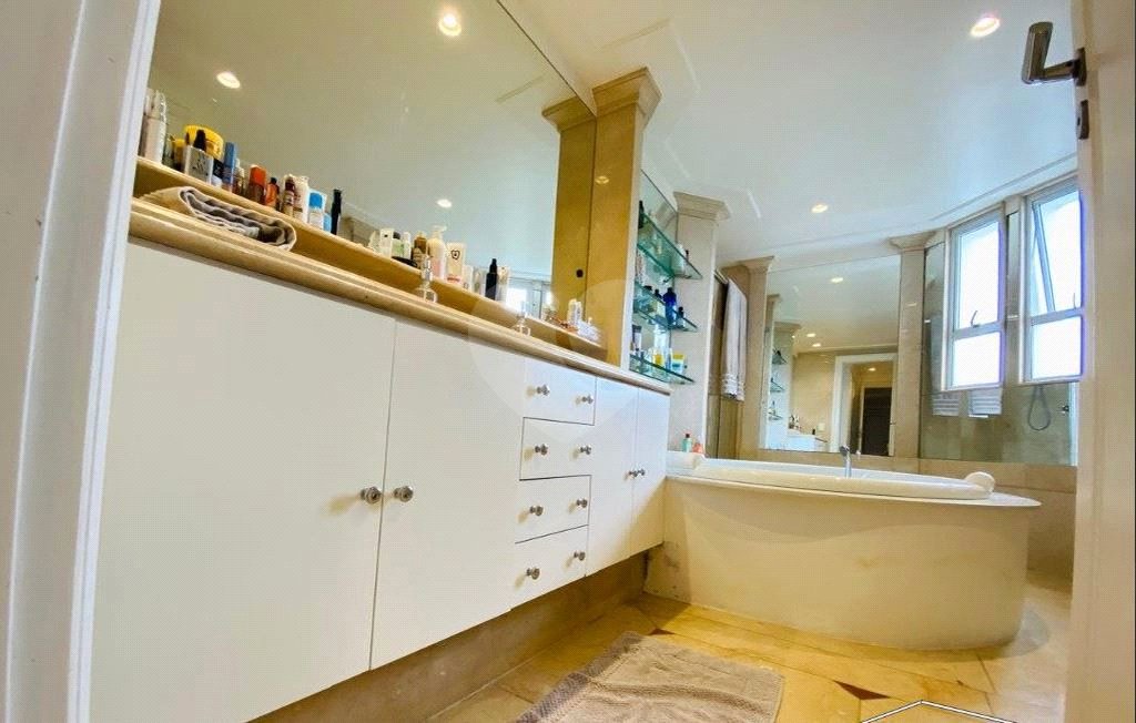 Apartamento à venda com 4 suítes em Santo Amaro, São Paulo, SP