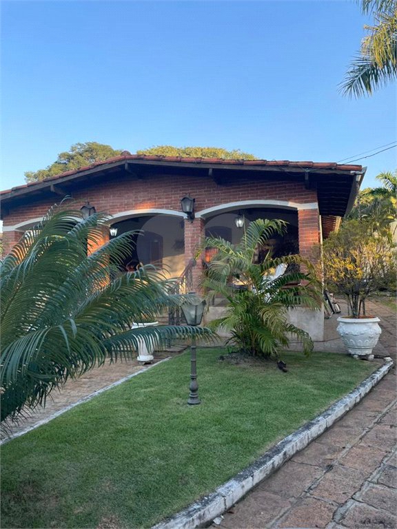 Casa à venda ou para alugar com 5 quartos, sendo 1 suíte, no condomínio Zuleika Jabour, Salto - SP