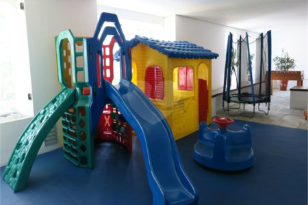 Apartamento à venda com 3 quartos, sendo 1 suíte,  em Vila Andrade, São Paulo, SP