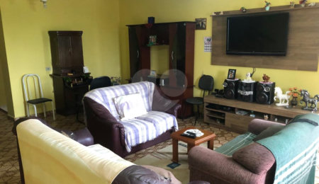 Sobrado à venda com 4 quartos, sendo 1 suíte,  em Serra da Cantareira, Mairiporã, SP