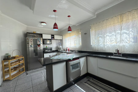 Casa à venda com 3 quartos, sendo 1 suíte, em Jardim Santa Rosália, Sorocaba, SP