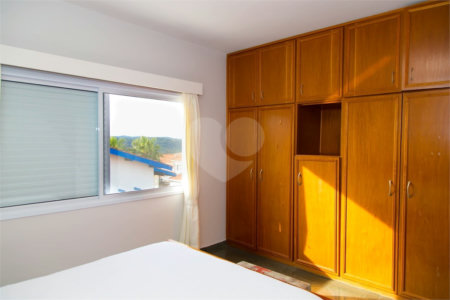 Casa à venda com 4 quartos, sendo 1 suíte, no Centro, Atibaia, SP