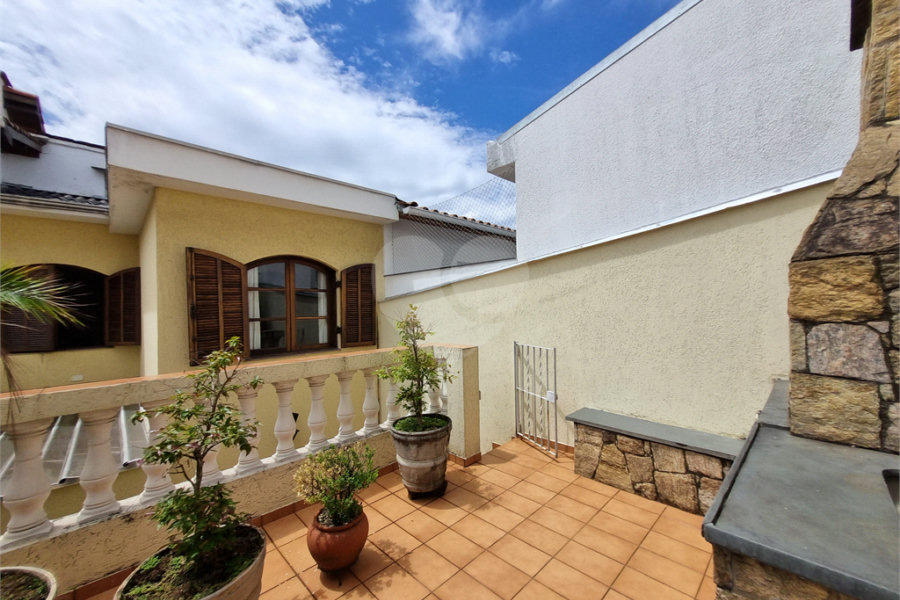 VENDA - Sobrado Jardim França: 135m² | 3 dormitórios (1 suíte) | 2 vagas | Churrasqueira