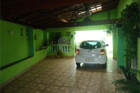 Casa à venda com 3 quartos, sendo 1 suíte, em Azulville I, São Carlos, SP