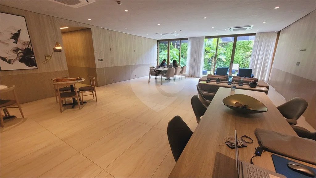 Studio sofisticado, totalmente mobiliado e pronto para morar