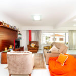 Casa Sobrado à venda com 342 m², 3 dormitórios, sendo 2 suítes, 4 vagas na Vila Mariana - São Paulo.