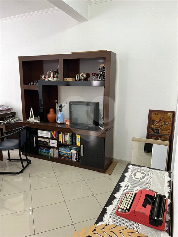 Prédio à venda com 7 quartos no Centro, Votorantim, SP