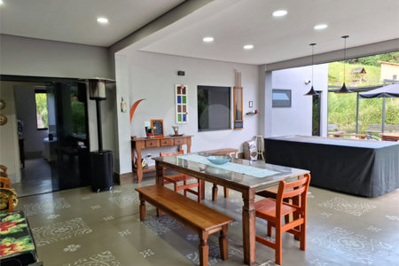 Terreno à venda com 3 quartos, sendo 1 suíte, no condomínio Portal Ouro Verde, Atibaia - SP