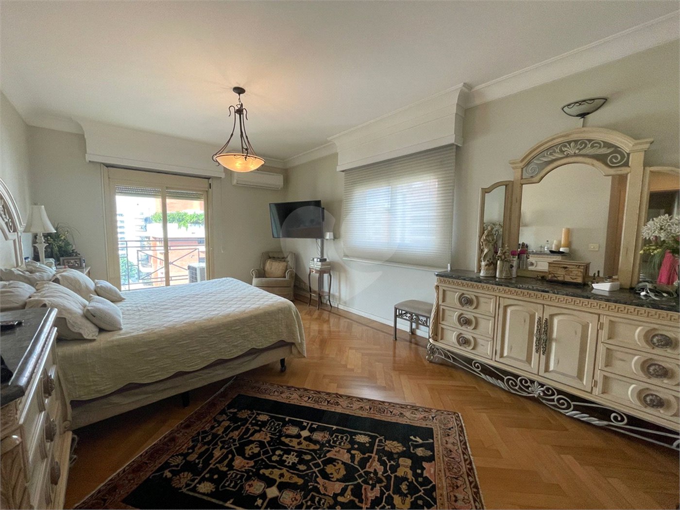 Apartamento à venda com 3 suítes em Campo Belo, São Paulo, SP
