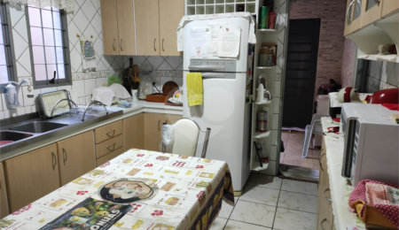 Sobrado à venda com 4 quartos, sendo 1 suíte,  em Jabaquara, São Paulo, SP