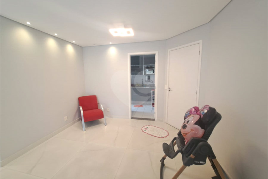 Apartamento à venda com 3 quartos, sendo 1 suíte, em Jardim Peri, São Paulo, SP