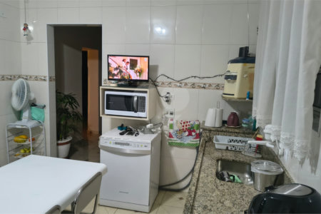 Terreno à venda com 6 quartos em Parque Peruche, São Paulo, SP