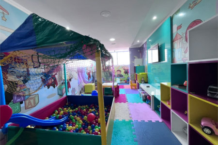 Apartamento à venda com 2 quartos, sendo 1 suíte, em Guilhermina, Praia Grande, SP