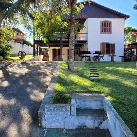 Casa à venda com 4 quartos, sendo 2 suítes, em Ferradura, Armação dos Búzios, RJ