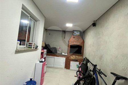 Casa à venda com 3 quartos, sendo 1 suíte, no condomínio Vila das Cores, São Paulo - SP