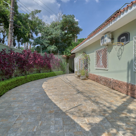 Casa Térrea à venda com 3 suítes em Granja Julieta, São Paulo, SP