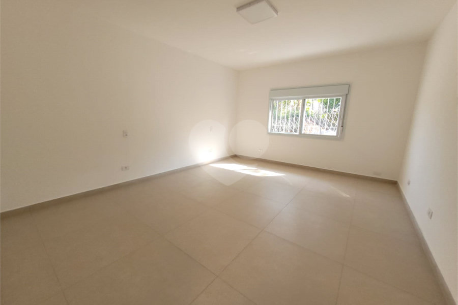 Casa Térrea à venda ou para alugar com 4 quartos, sendo 3 suítes,  em Horto Florestal, São Paulo, SP