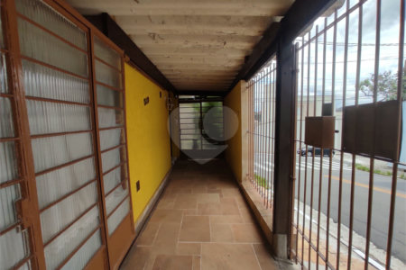 Casa à venda com 4 quartos, sendo 1 suíte, em Vila Galvão, Guarulhos, SP