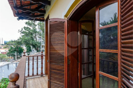 Casa à venda ou para alugar com 4 suítes em Vila Comercial, São Paulo, SP