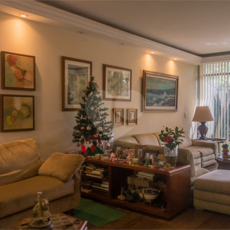Casa à venda com 3 quartos, sendo 2 suítes, em Granja Julieta, São Paulo, SP
