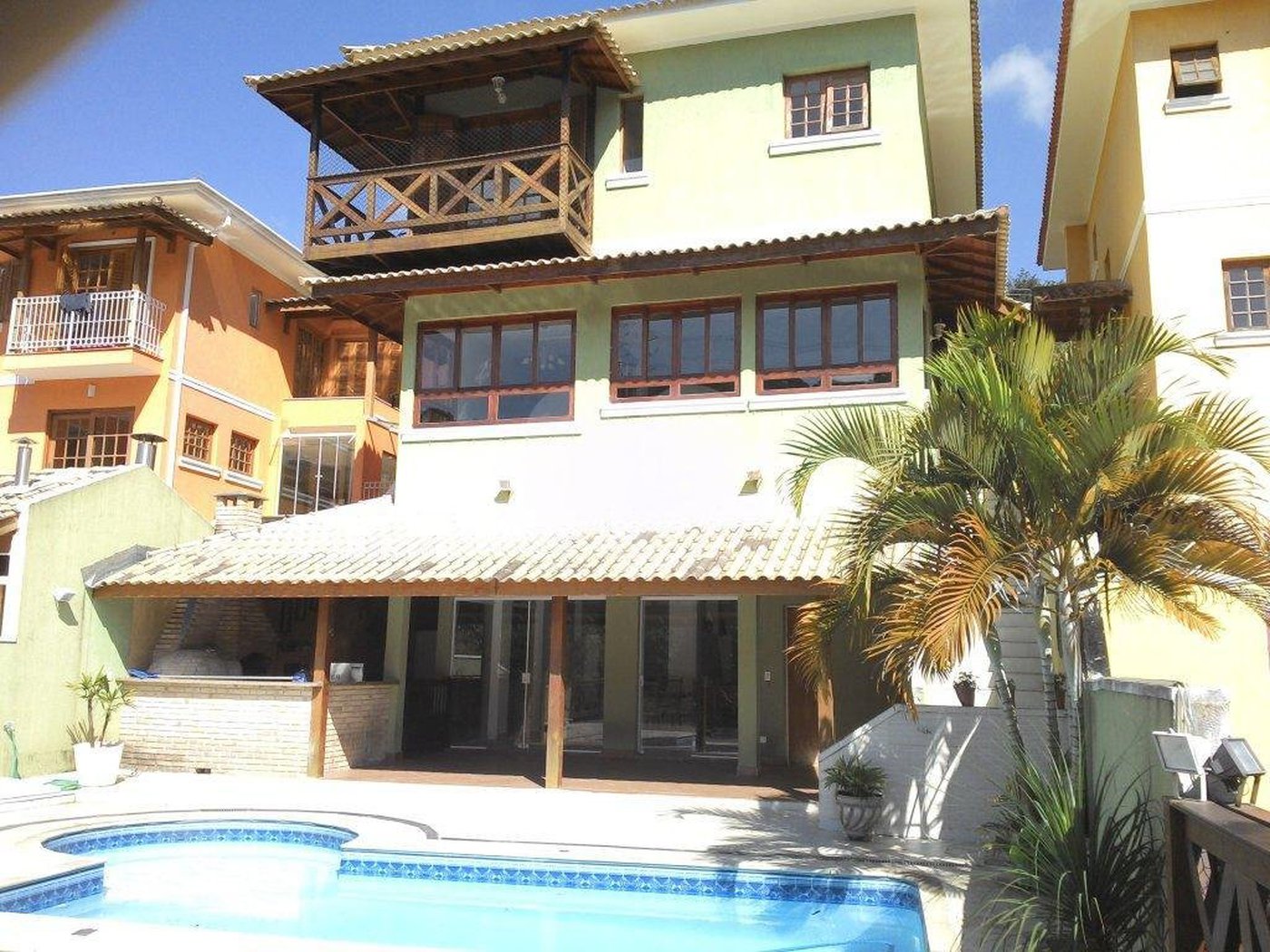 Casa à venda com 4 quartos, sendo 2 suítes,  em Horto, São Paulo, SP