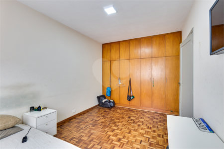 Sobrado à venda com 5 quartos, sendo 3 suítes, em Jardim Marajoara, São Paulo, SP