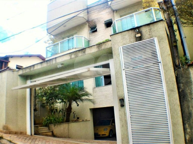Casa à venda com 5 suítes no condomínio Travessa Tenente Ariston de Oliveira,4, São Paulo - SP