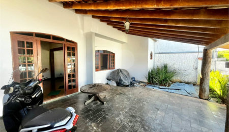 Casa à venda com 3 quartos, sendo 1 suíte,  no Centro, Itapetininga, SP