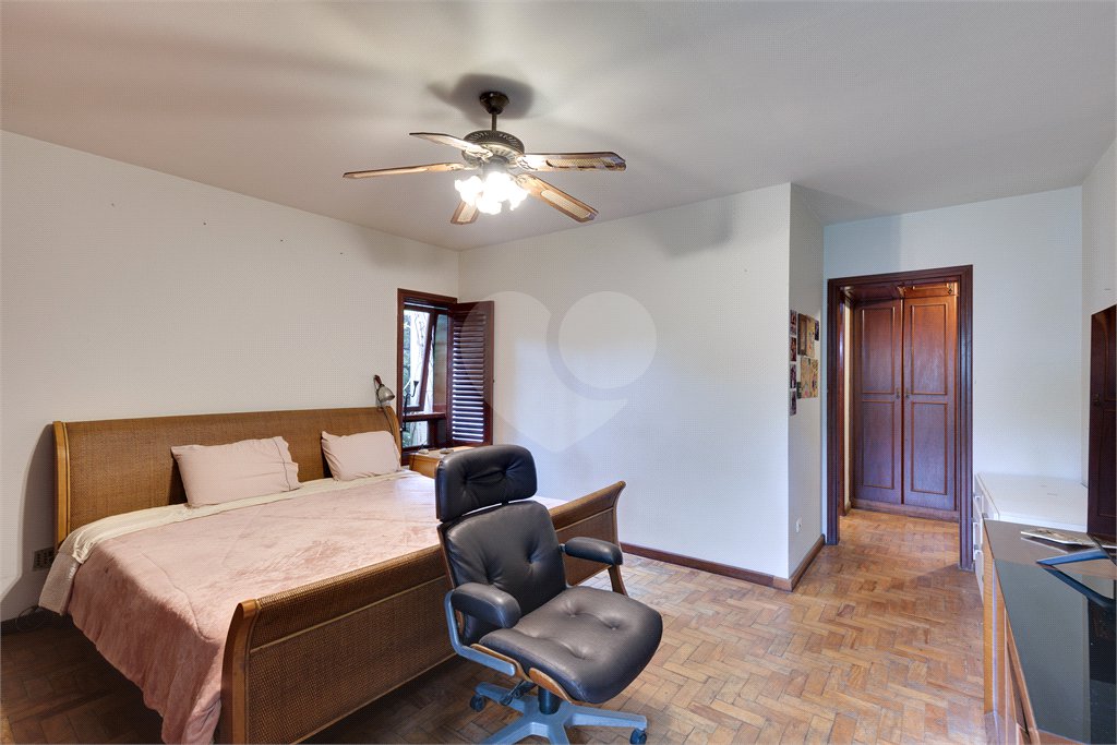 Casa Térrea à venda com 4 quartos, sendo 2 suítes, em Alto da Boa Vista, São Paulo, SP