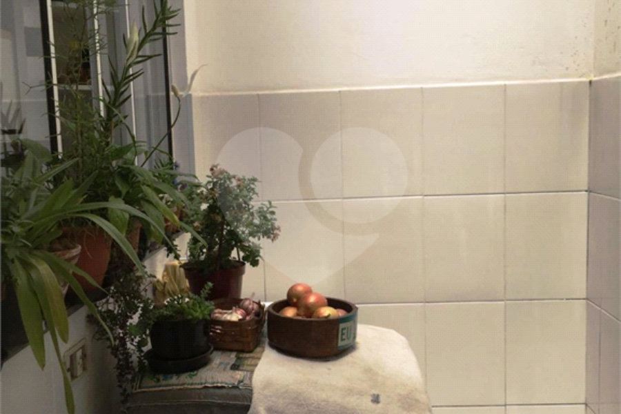 Casa à venda com 3 quartos, sendo 1 suíte, no condomínio Coelho III, São Paulo - SP