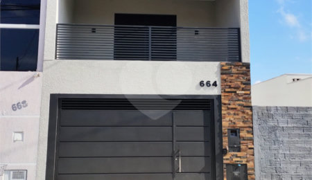 Casa à venda com 3 quartos, sendo 1 suíte, em Vila Carolina, Itapetininga, SP