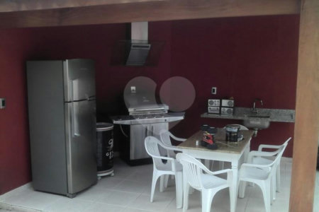 Sobrado à venda com 3 quartos, sendo 1 suíte, em Fazenda Morumbi, São Paulo, SP