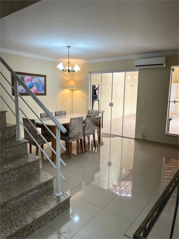 Casa à venda com 3 quartos, sendo 1 suíte, no condomínio Lago da Serra, Araçoiaba da Serra - SP