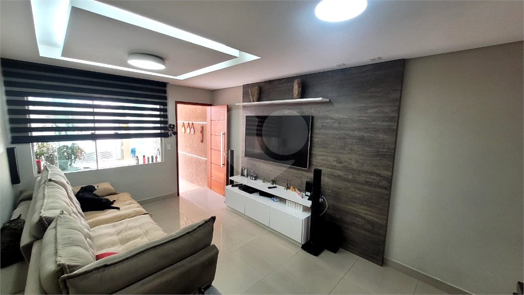Sobrado à venda com 3 quartos, sendo 1 suíte, em Vila Nivi, São Paulo, SP
