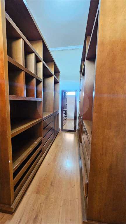 Casa à venda com 5 quartos, sendo 3 suítes,  no condomínio Colinas do Magarça, Rio de Janeiro - RJ