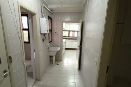 Apartamento à venda com 3 quartos, sendo 1 suíte, em Vila Andrade, São Paulo, SP