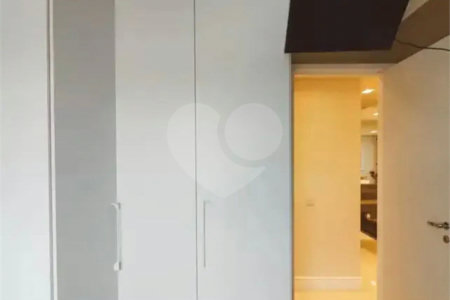 Apartamento à venda com 3 quartos, sendo 1 suíte, em Carandiru, São Paulo, SP