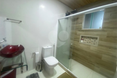 Casa à venda com 4 quartos, sendo 3 suítes, no condomínio Marc Ferez, Rio de Janeiro - RJ