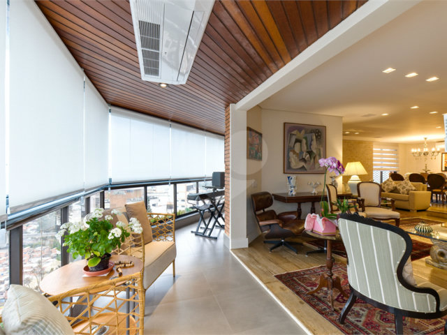 Apartamento à venda com 3 quartos, sendo 2 suítes,  em Campo Belo, São Paulo, SP
