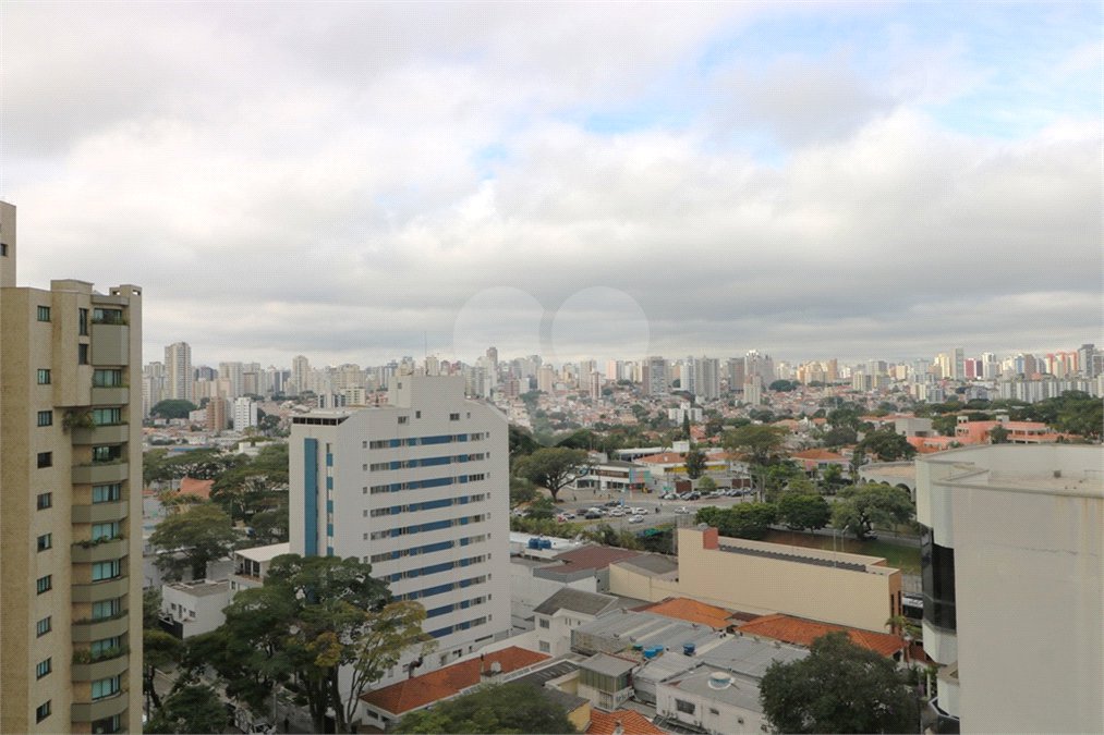 Apartamento à venda com 3 suítes em Moema, São Paulo, SP