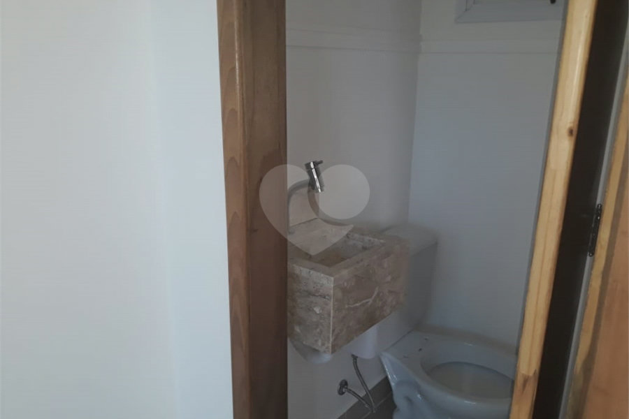 Casa à venda ou para alugar com 3 quartos, sendo 1 suíte, no condomínio martinha, São Paulo - SP