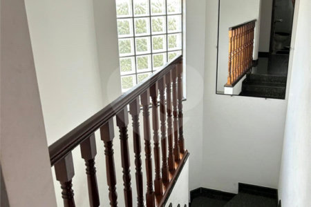 Sobrado à venda com 5 quartos, sendo 1 suíte, em Jardim Marisa, São Paulo, SP