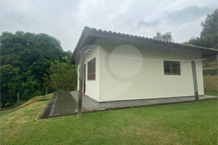 Casa à venda com 4 suítes no condomínio Vale da Santa Fé, Vinhedo - SP