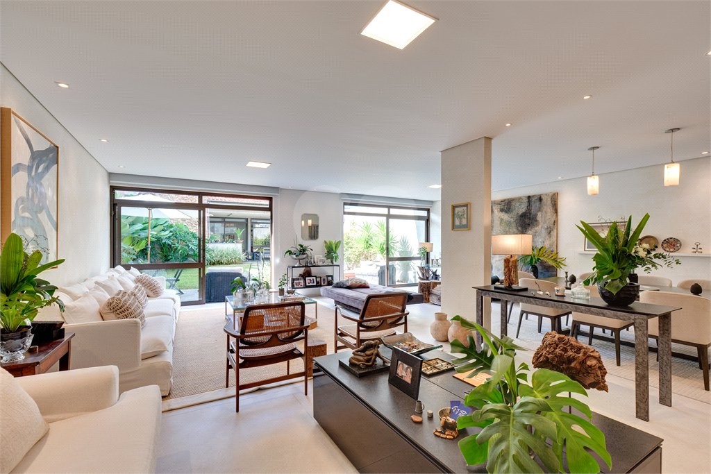 Casa à venda com 3 suítes em Alto da Boa Vista, São Paulo, SP